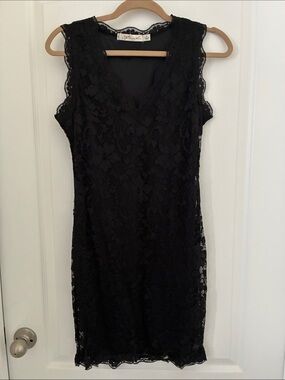 Liberty Love Black Lace V-Neck Midi Dress